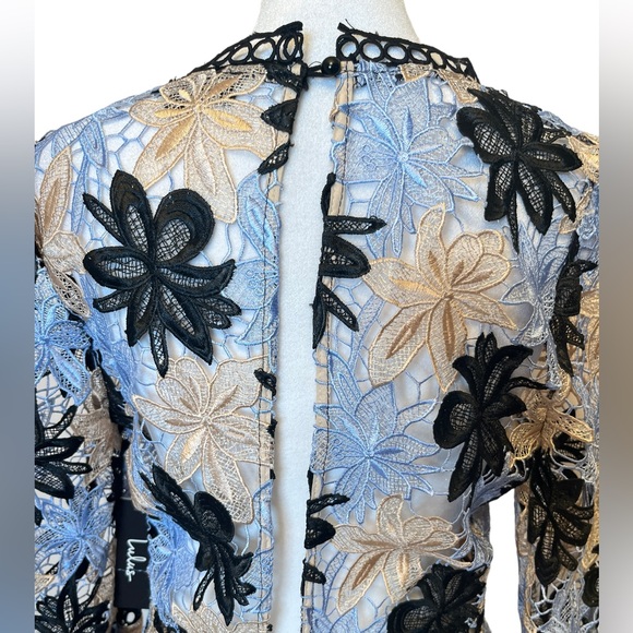 Lulu’s Crochet Lace Ruffled Come To The Party Floral Mini Dress Size Med NWT - Picture 6 of 14